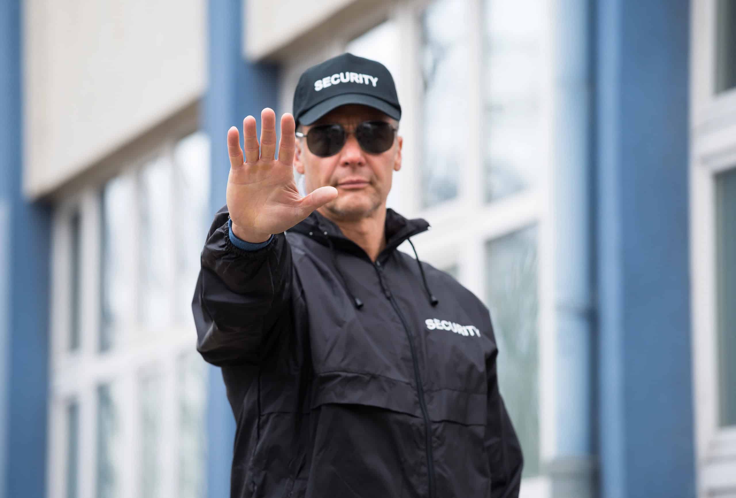 How Manitoba Security Guards Can Reduce Legal Risks Through Conflict Management & De-Escalation